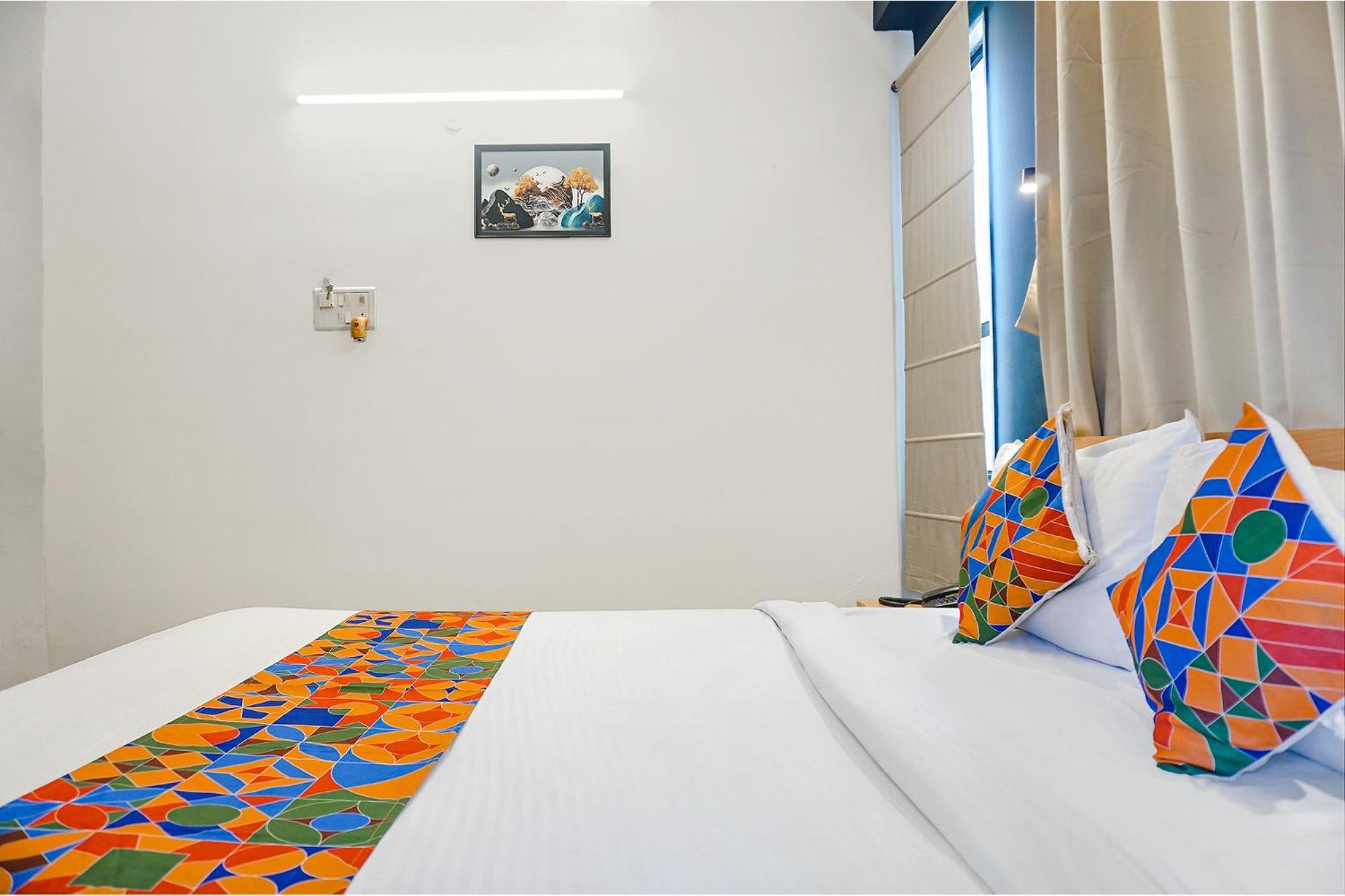 Fabhotel Aura Homes - Nr Khandoba Mandir Pimpri-Chinchwad Exterior photo