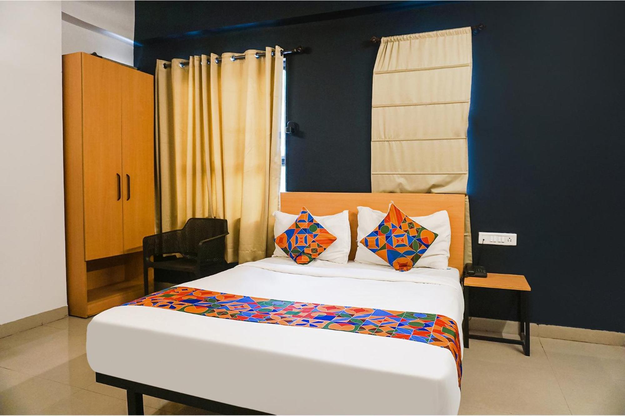 Fabhotel Aura Homes - Nr Khandoba Mandir Pimpri-Chinchwad Exterior photo